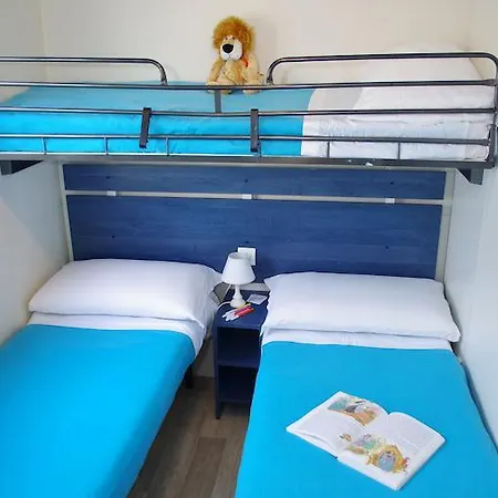 Happy Camp Mobile Homes In Camping Thurium Villaggio Marina di Sibari Room photo