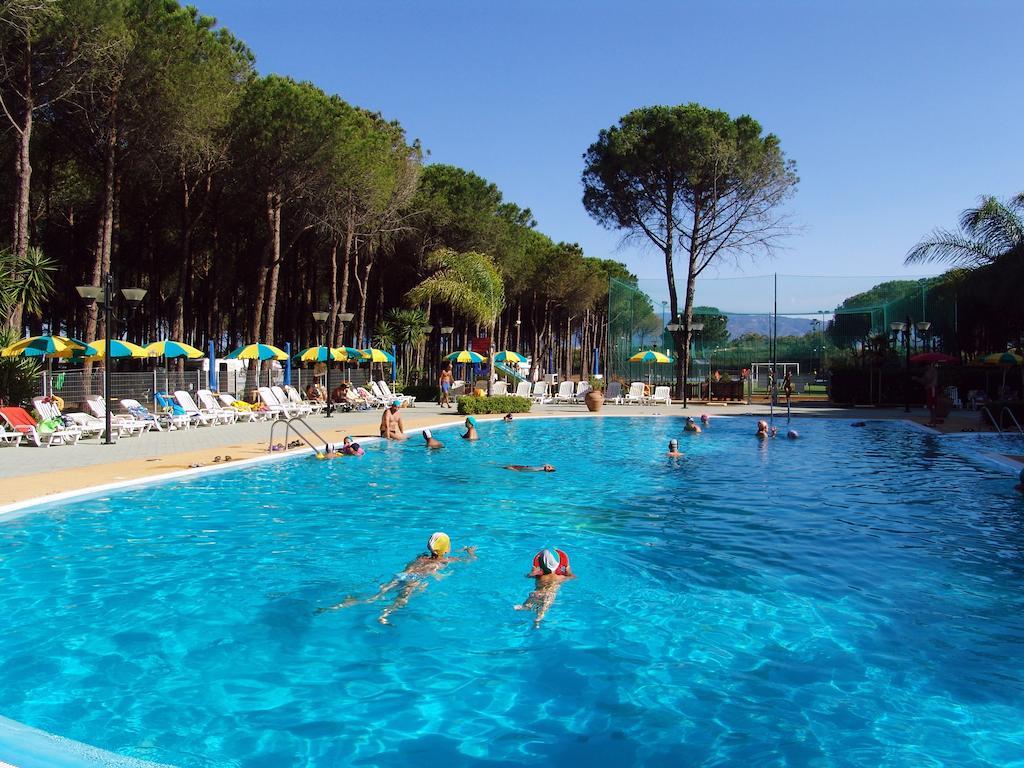 Happy Camp Mobile Homes In Thurium Villaggio 4* Marina di Sibari